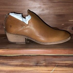 (NWT) Frye Carson Shootie Women’s Size 9 M US (Cognac)